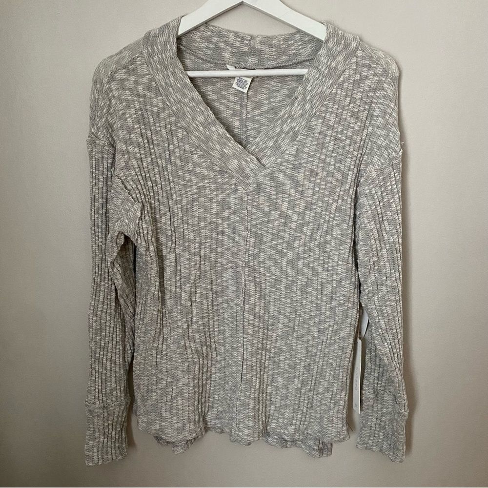 Caslon Sweater V-Neck Gray White Knit Marled Ribbed Casual Neutral